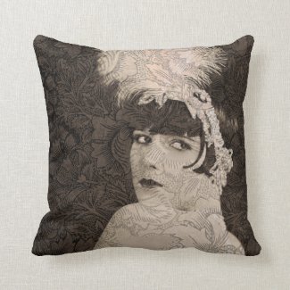 Lulu in Hollywood Throw Pillow