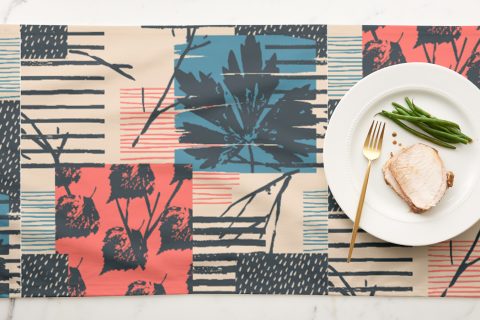 How to use a table runner