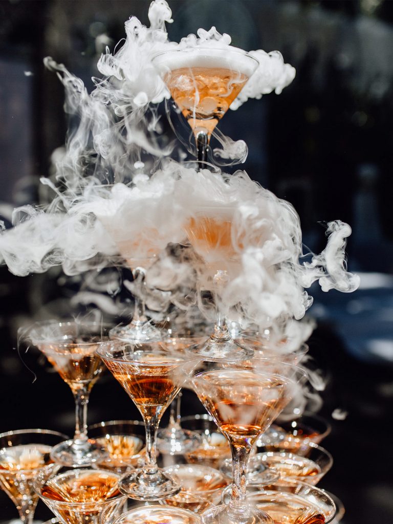 Give your guests a pre-ceremony cocktail party!