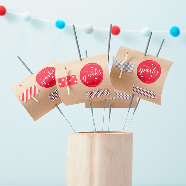 DIY sparkler kits - it should look like a mini boat sail